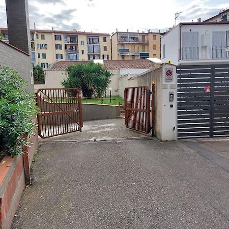 Lungarno 32 With Private Parking Apartment Florenţa Exterior foto